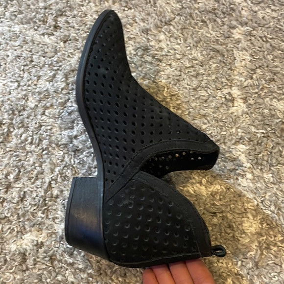 Steve Madden black booties - Picture 5 of 10
